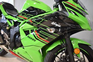 Kawasaki Ninja 125 SE Verde
