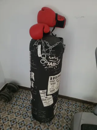 Saco de boxeo Decathlon con anclaje