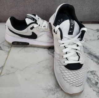 Zapatillas Nike Air Max Motif Blancas y Negras