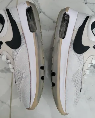 Zapatillas Nike Air Max Motif Blancas y Negras