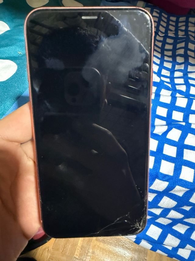 iPhone XR Coral Bloccato per pezzi