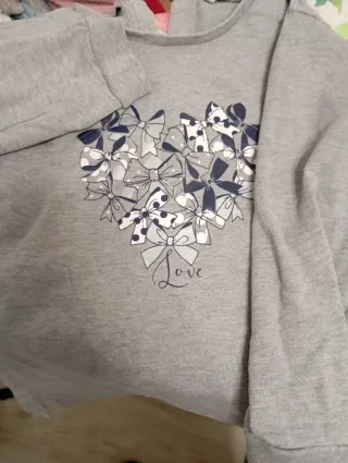 Felpa bambina con cuore di fiocchi