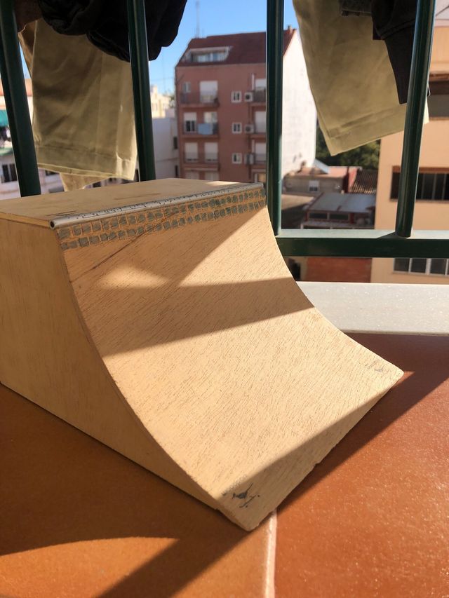 Quarterpipe grande para finger skate