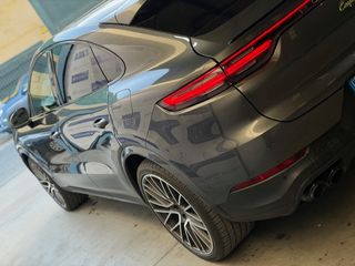 Porsche Cayenne 2021