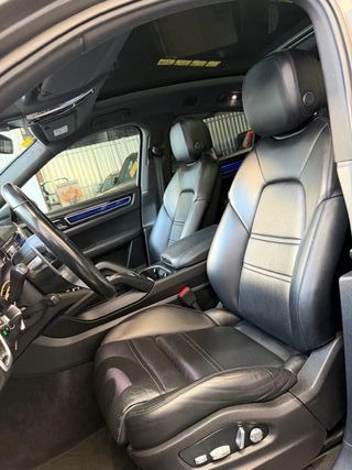 Porsche Cayenne 2021