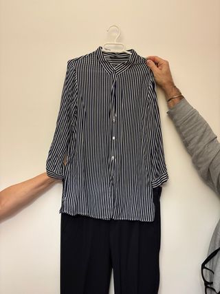 Pantalón y camisa rayas azul marino