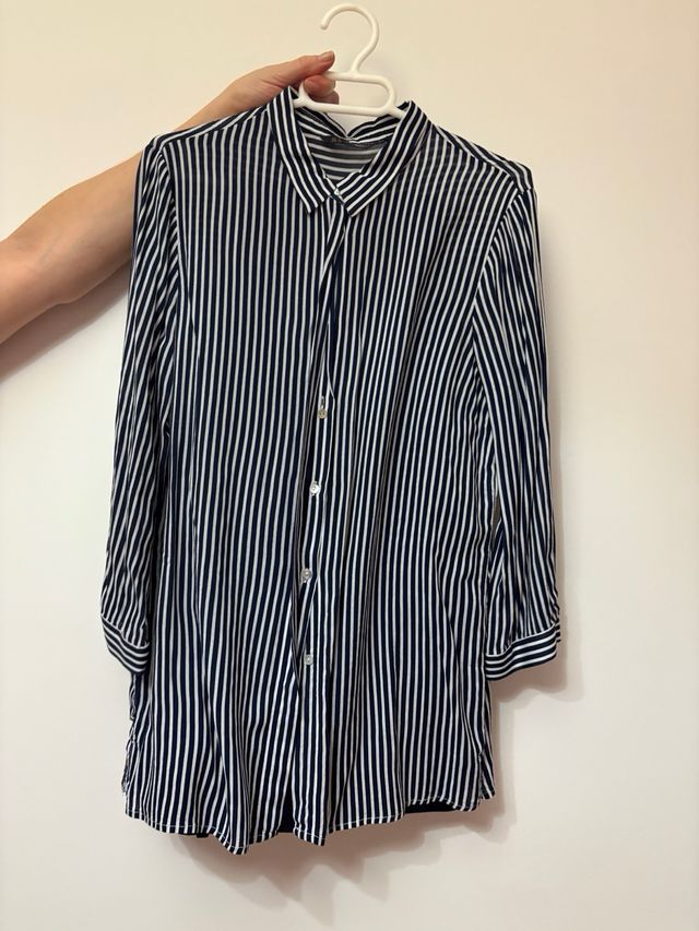 Pantalón y camisa rayas azul marino