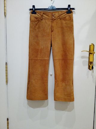 Pantalón vintage de ante.Massimo Dutti T.36