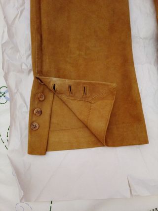Pantalón vintage de ante.Massimo Dutti T.36