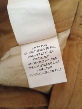 Pantalón vintage de ante.Massimo Dutti T.36