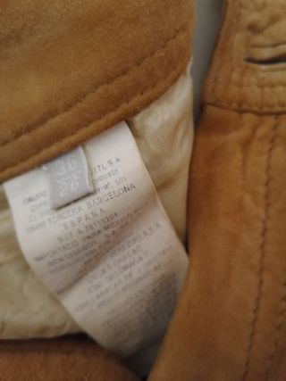 Pantalón vintage de ante.Massimo Dutti T.36