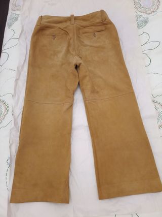 Pantalón vintage de ante.Massimo Dutti T.36