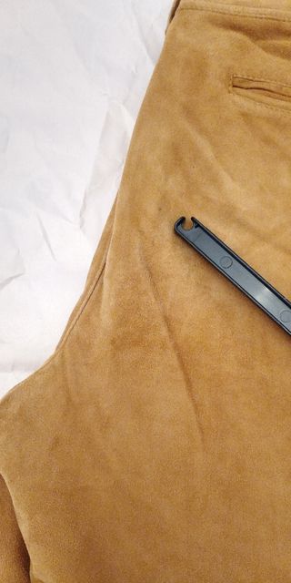 Pantalón vintage de ante.Massimo Dutti T.36