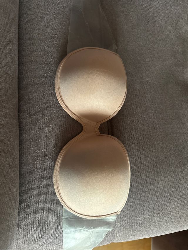 Sujetador Nude sin Tirantes, con adhesivos