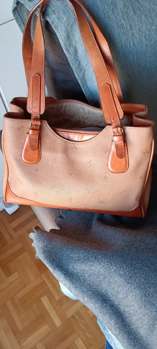 Bolso Petusco Marrón,asas y bajos de piel