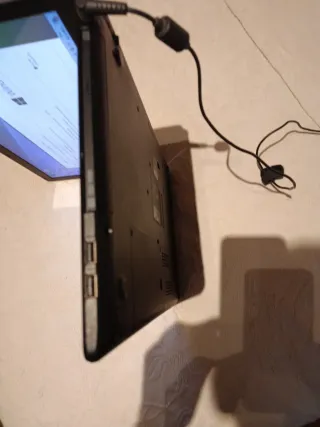 Portátil Acer Aspire E1-522 Negro