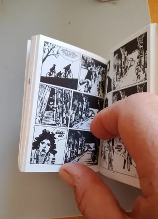 Dylan Dog N1 L'alba dei morti viventi in miniatura