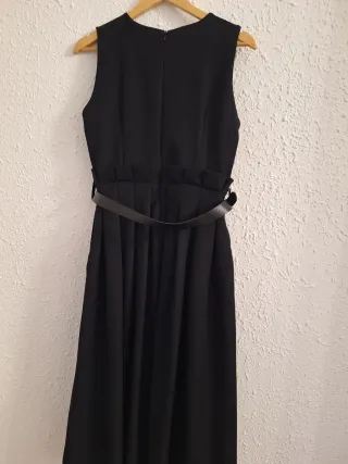 Vestido largo negro con cinturón