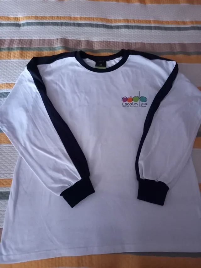 Camiseta escolar manga larga