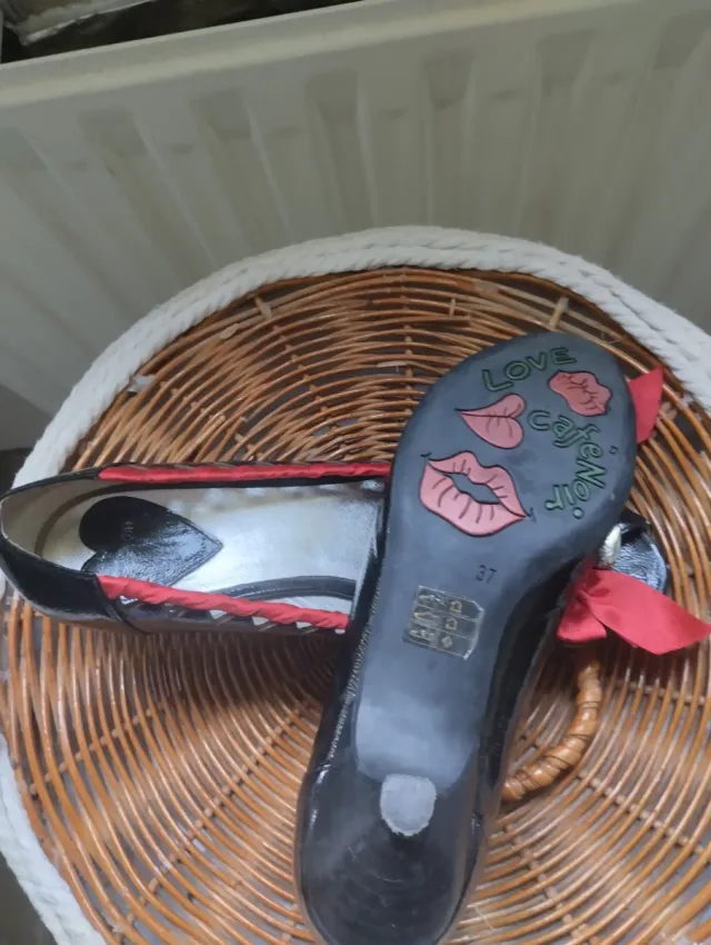 Bailarinas piel negras y rojas talla 37