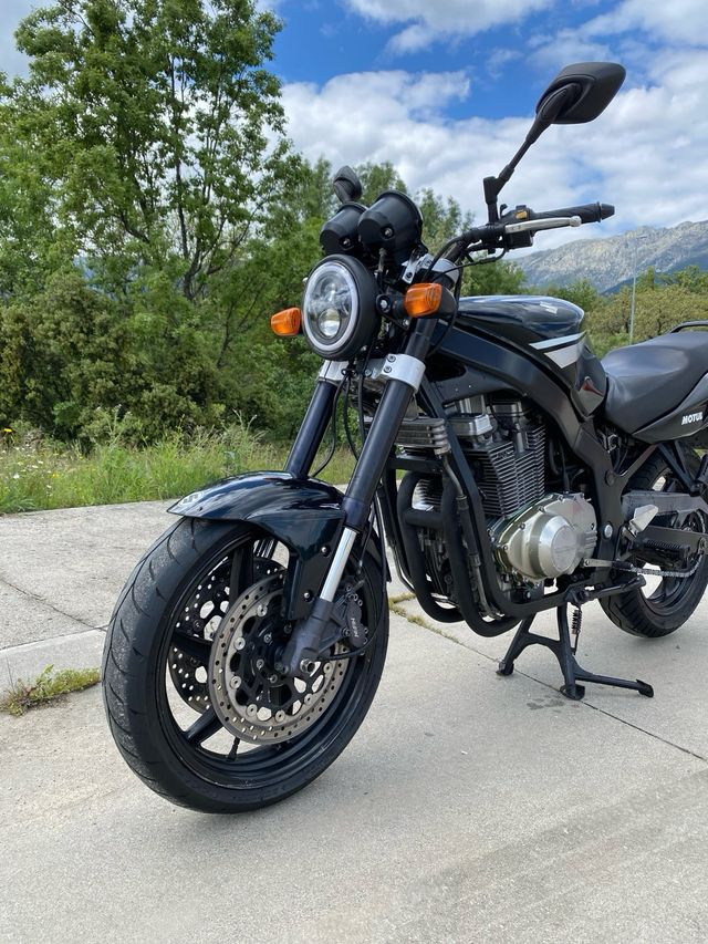 Horquilla delantera invertida Suzuki GS 500.