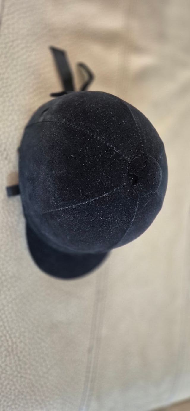 Casco de equitación negro ajustable