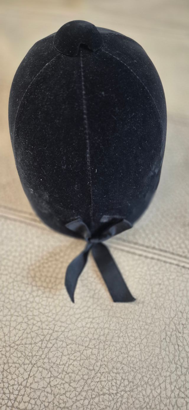 Casco de equitación negro ajustable