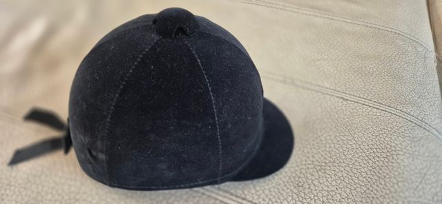 Casco de equitación negro ajustable