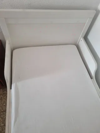 Cama infantil blanca IKEA + colchón