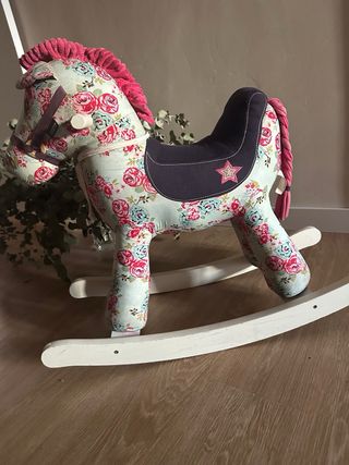 Caballo balancín infantil floral