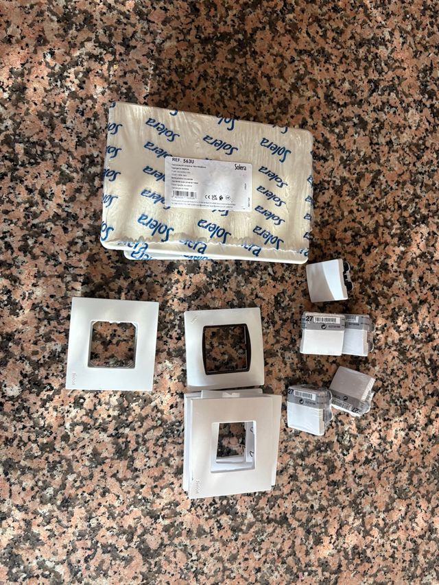 Marcos y accesorios Solera y Simón