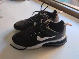 Nike Air Max 270 Negro/Blanco