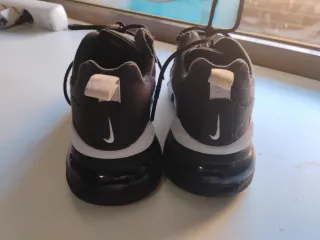 Nike Air Max 270 Negro/Blanco