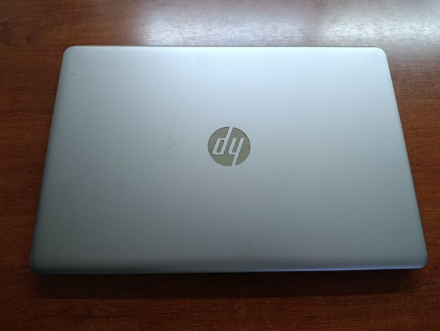 HP i5  RAM 8GB