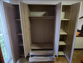 Armario blanco de madera