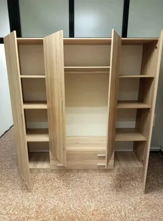 Armario blanco de madera