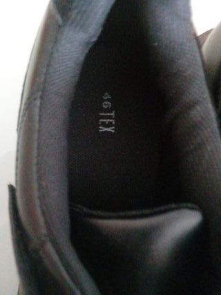 Zapatos de hombre negros con velcro