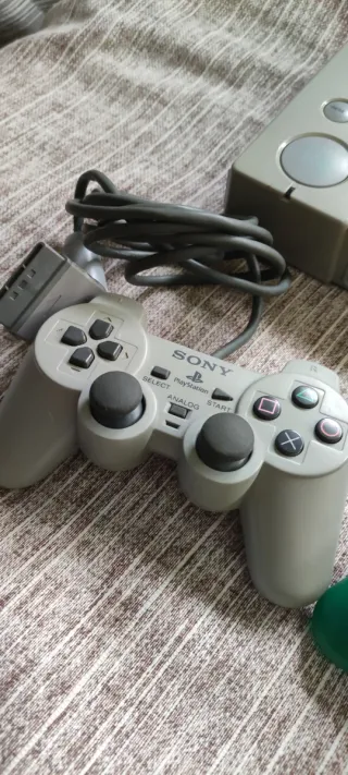 PlayStation 1 + 2 mandos