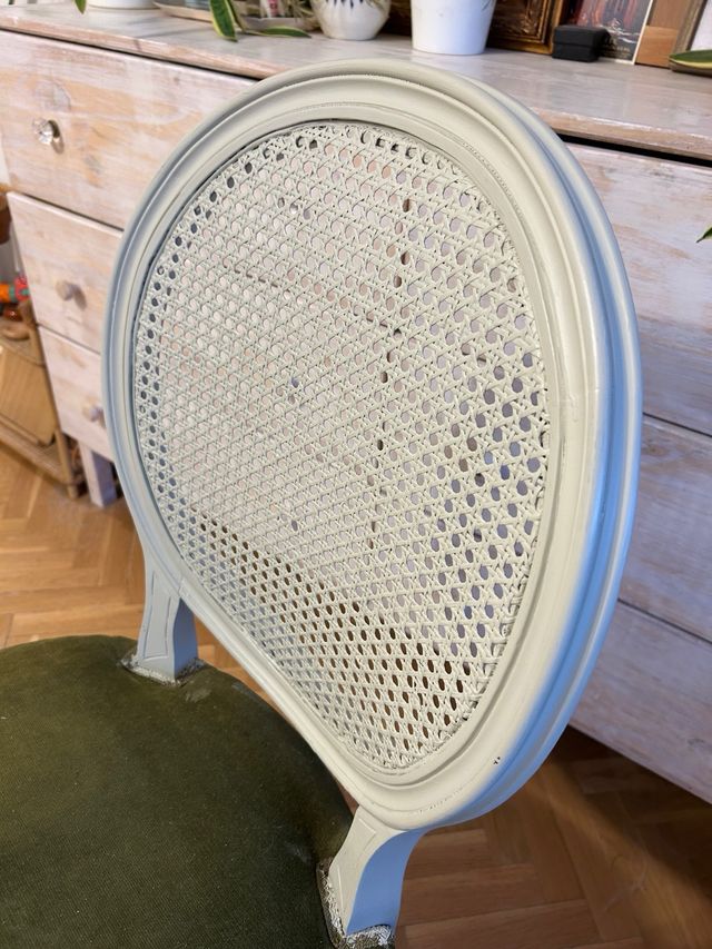 Sillas notario antiguas verdes y blancas ratan