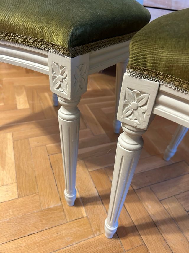 Sillas notario antiguas verdes y blancas ratan