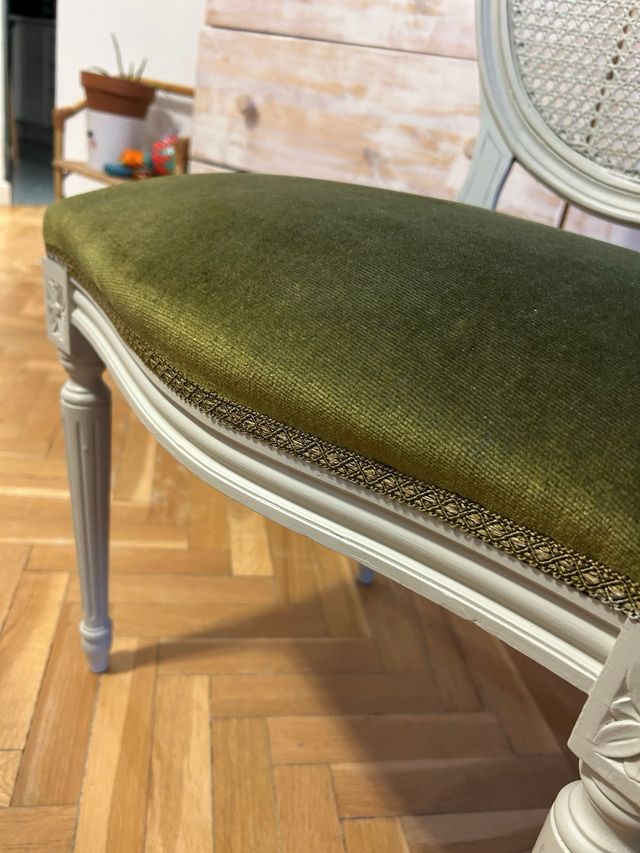 Sillas notario antiguas verdes y blancas ratan