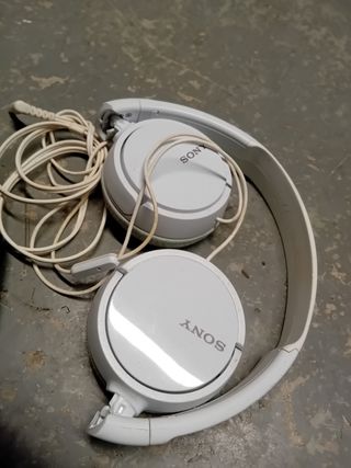 Lettore CD Sony Discman e Cuffie Bianche