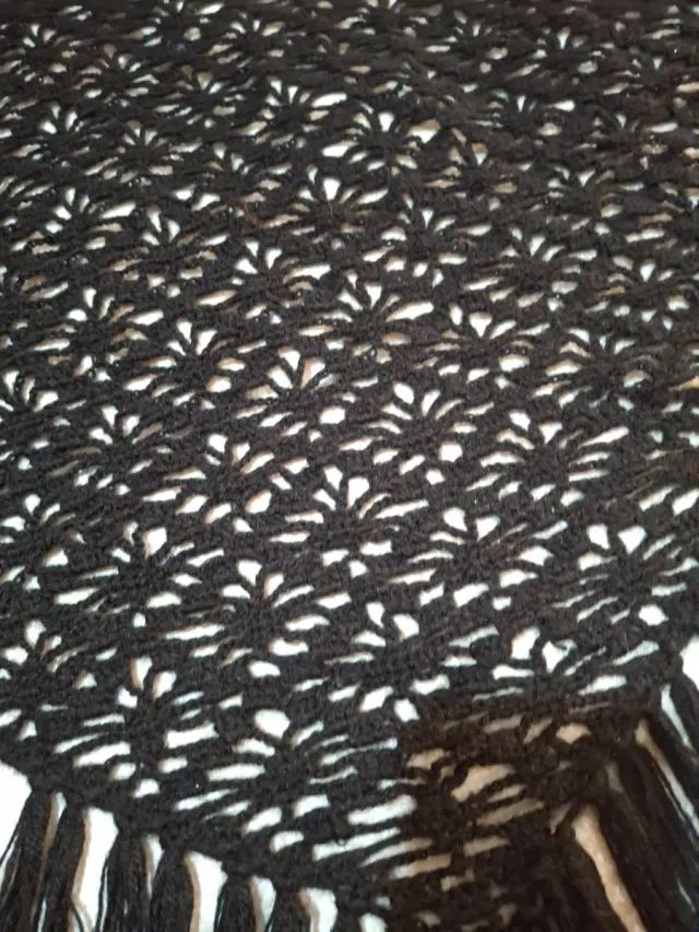 Manton crochet traje regional negro