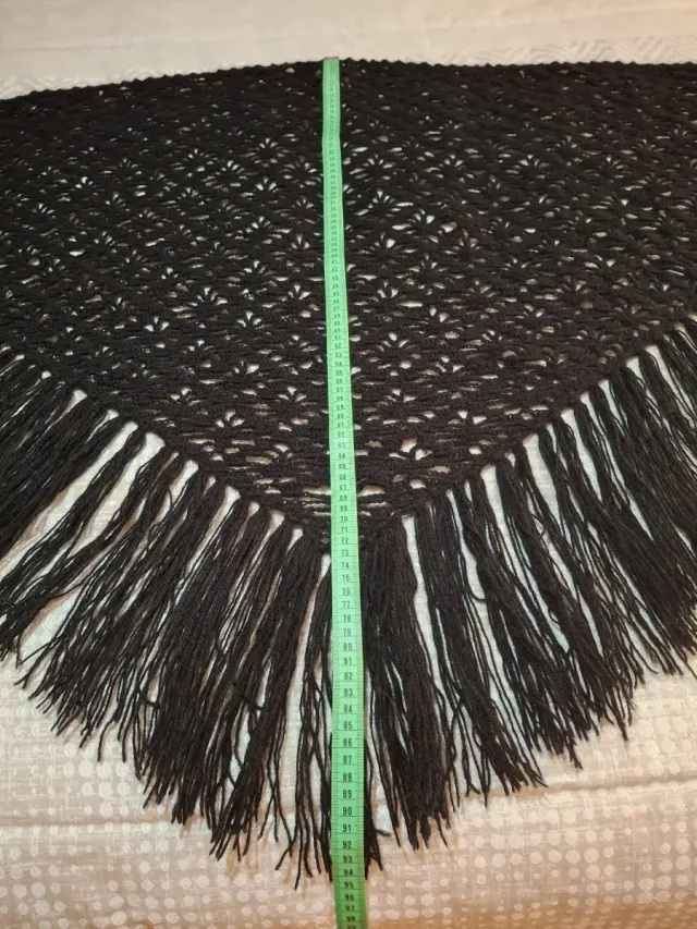 Manton crochet traje regional negro