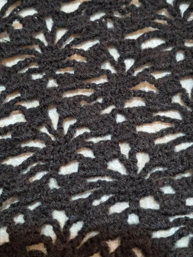 Manton crochet traje regional negro