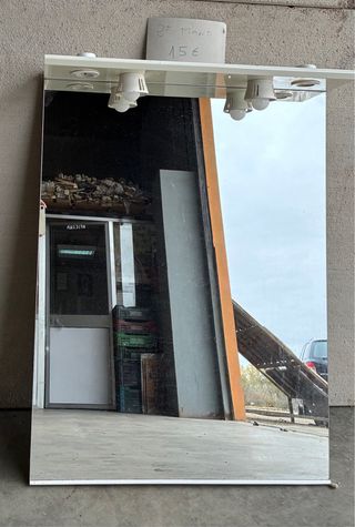 Espejo baño 77x105 con visera y 2 focos USADO