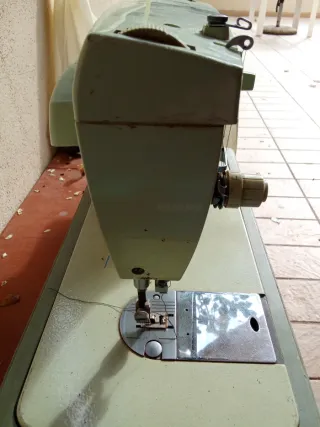 Macchina da cucire SINGER 258 per ricambi 