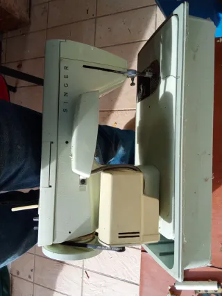 Macchina da cucire SINGER 258 per ricambi 