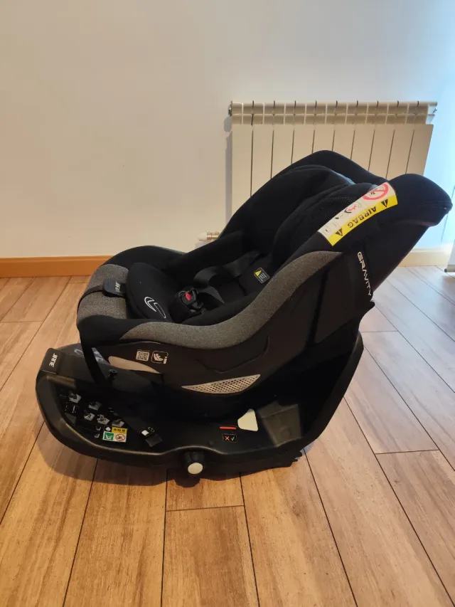 Silla de coche Jane giratoria con Isofix.