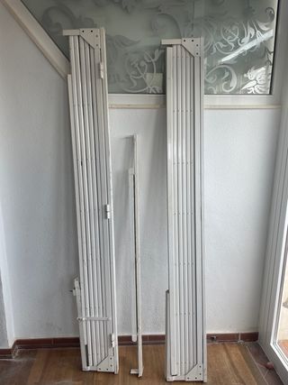 Cierre de tijera metálico